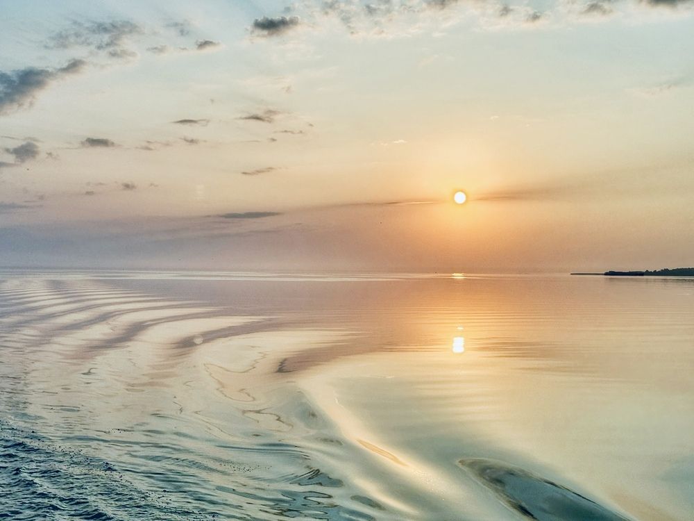 Волга на рассвете