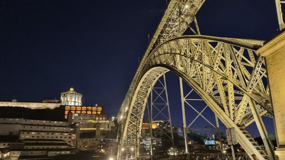 Ponte de Dona Maria Pia) in Porto, Portugal