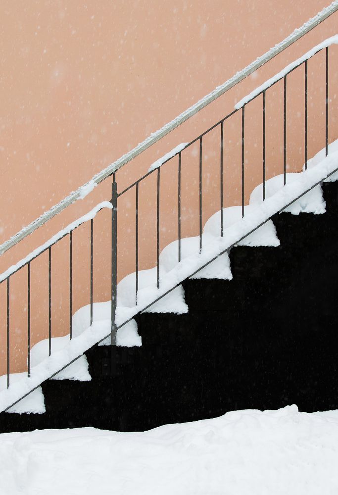 Fresh snow and urban minimalism