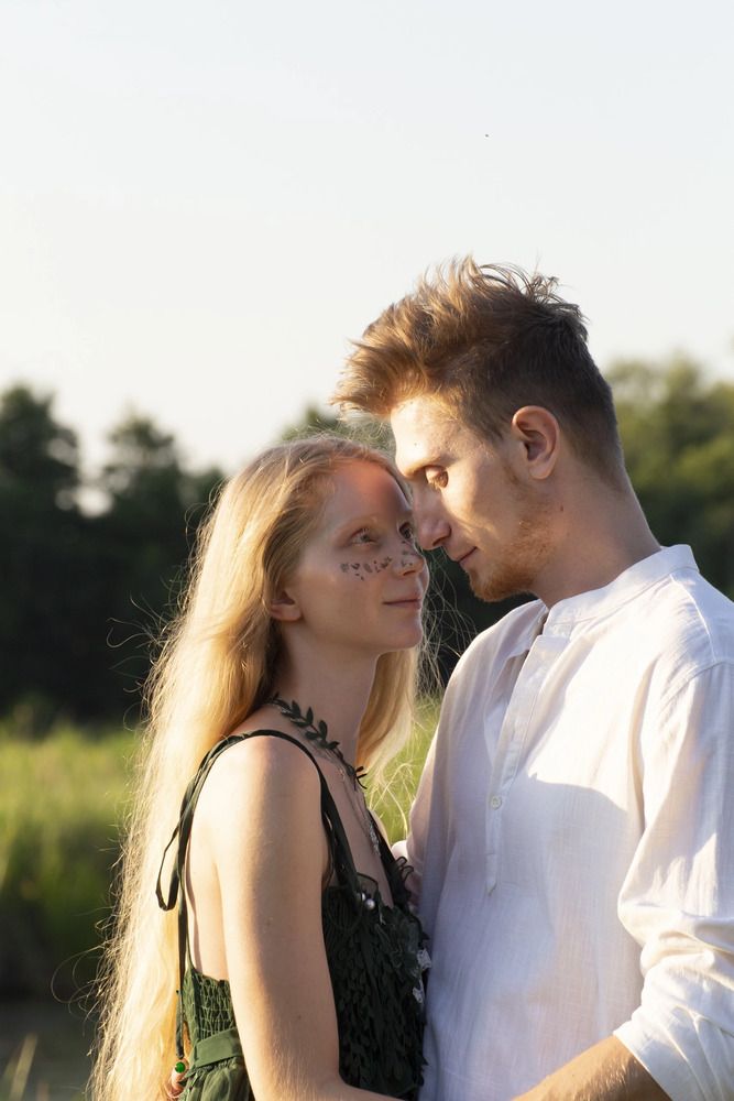 Love is conveyed by a glance