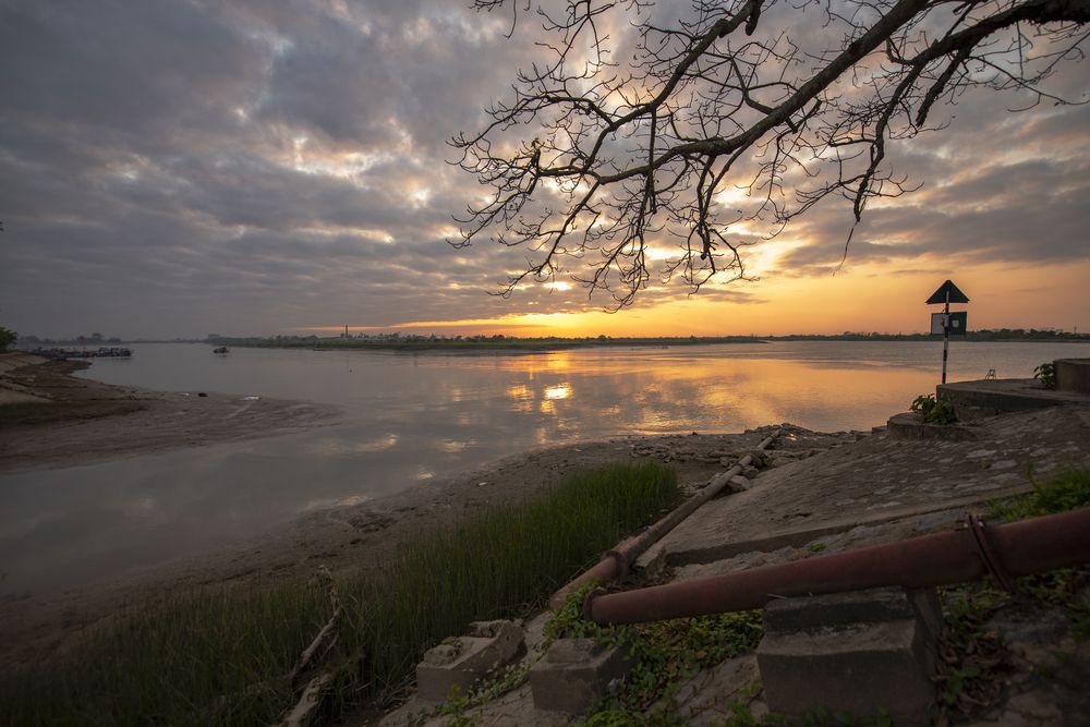 Photograph by NAM BUI