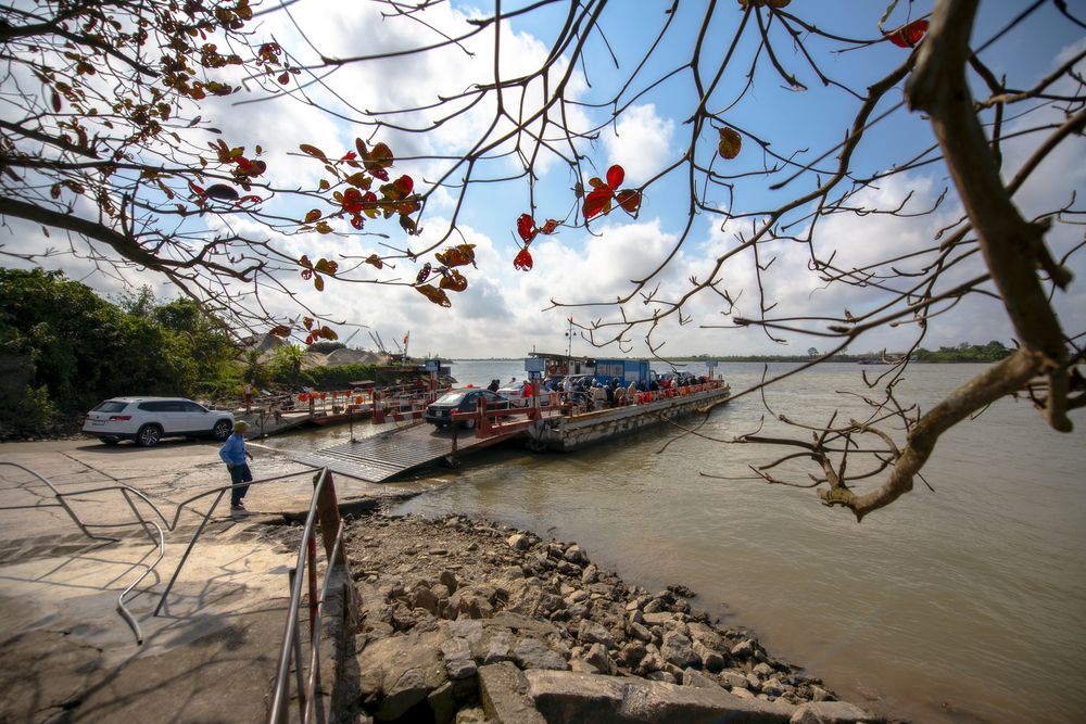 Photograph by NAM BUI
