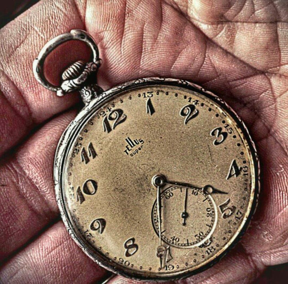 Время на руке папы ...