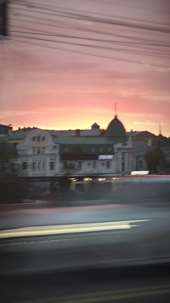 Улицы вечернего города