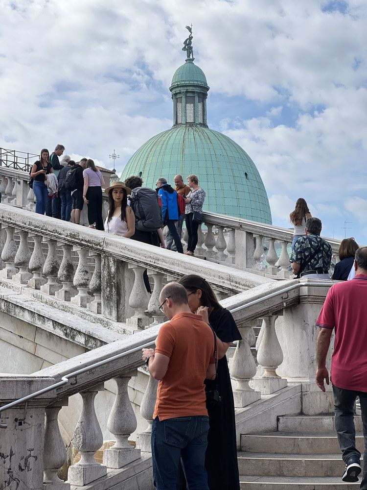 Фотография автора Elnaz Tavakoli