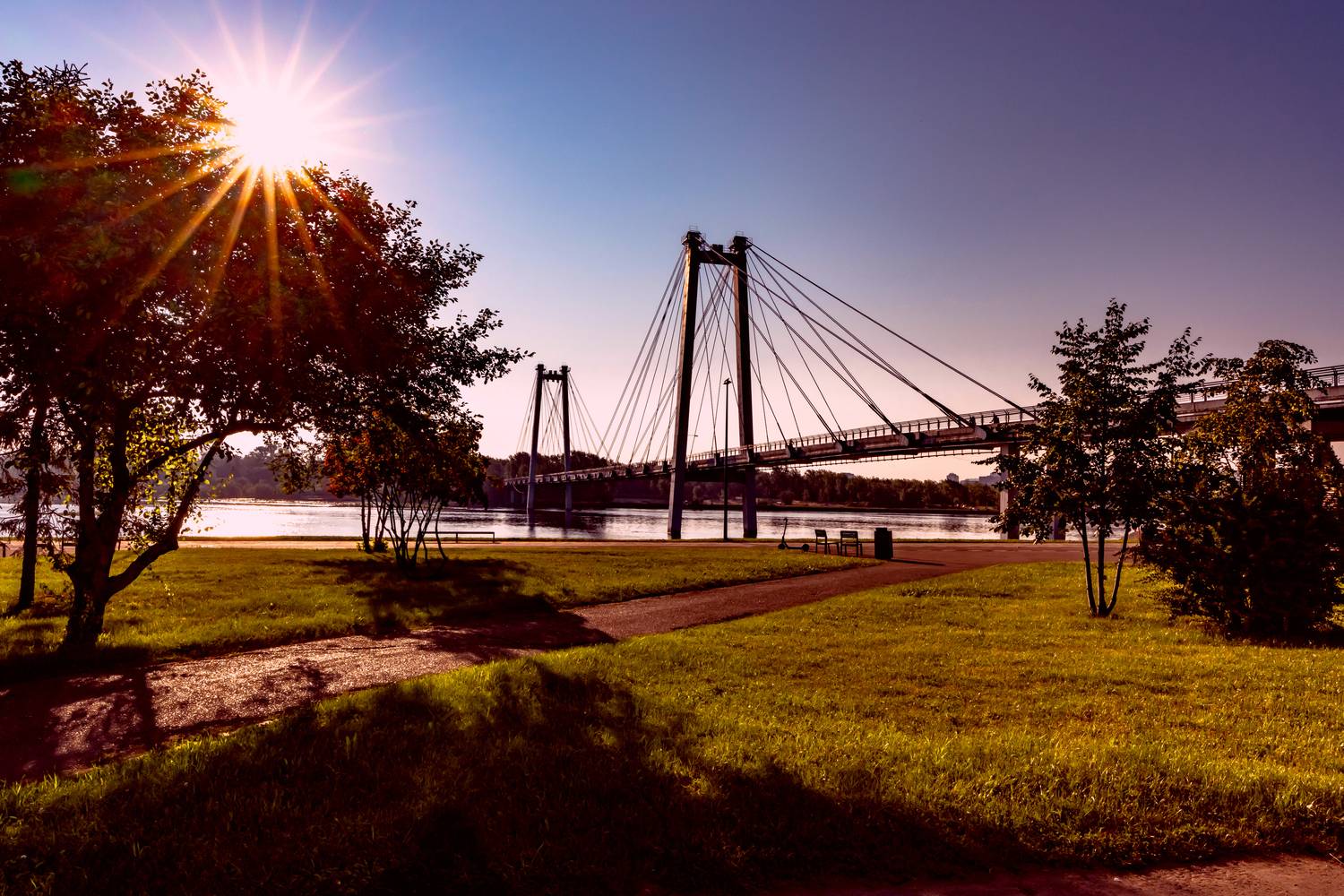 Утро у моста.