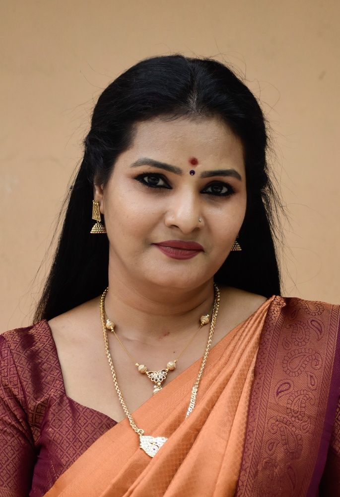 A Beautiful Indian Women in Traditional Saree