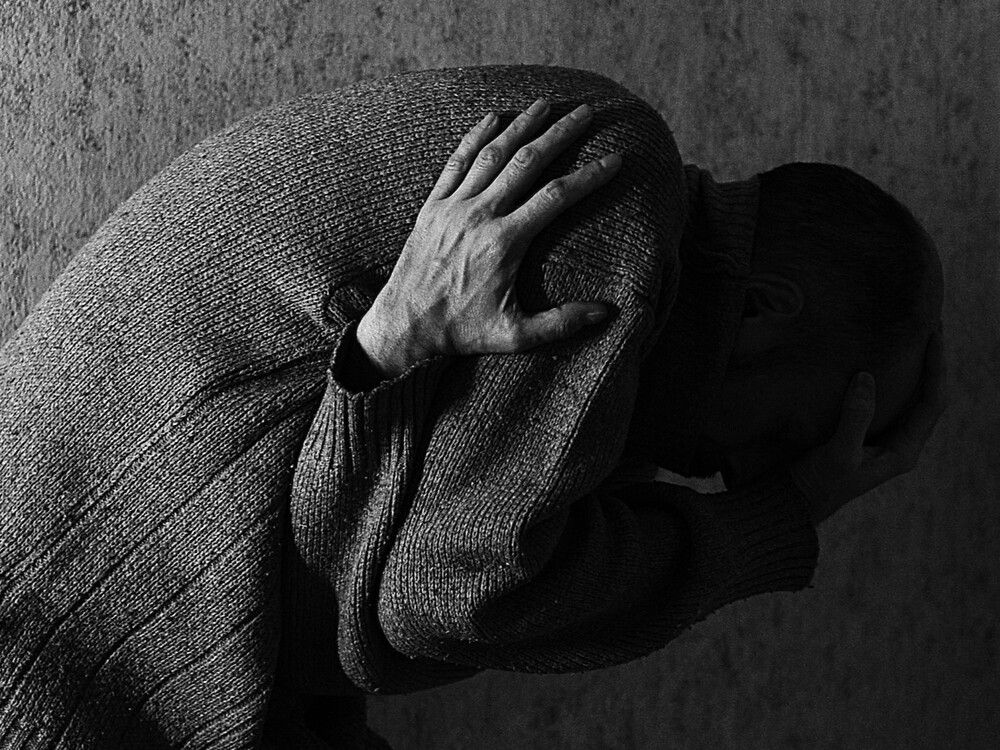 Согревает только свитер