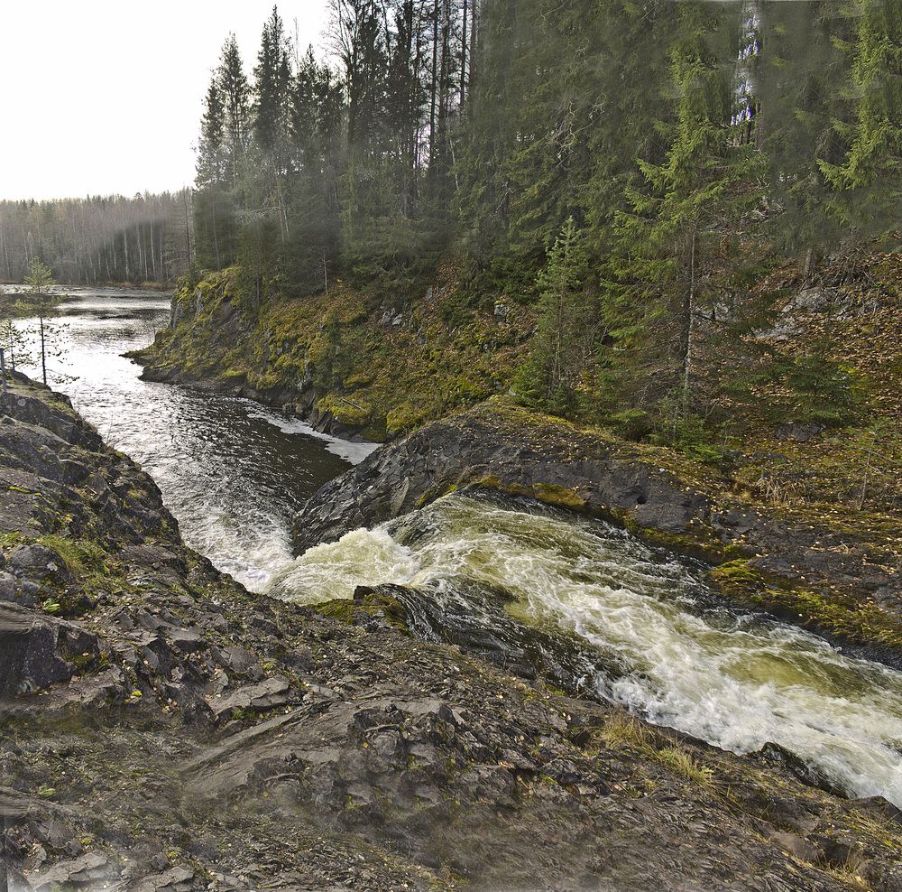 Река Суна и водопад Кивач.
