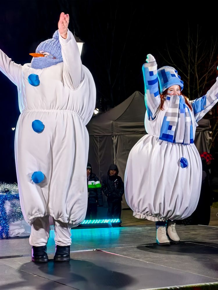 Танцующие снеговики