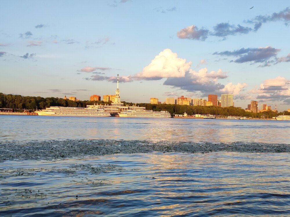 Река Москва в вечернем свете