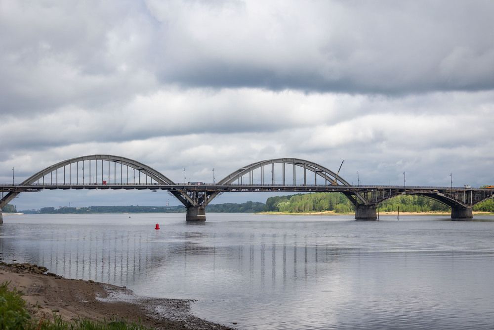 Мост через Волгу