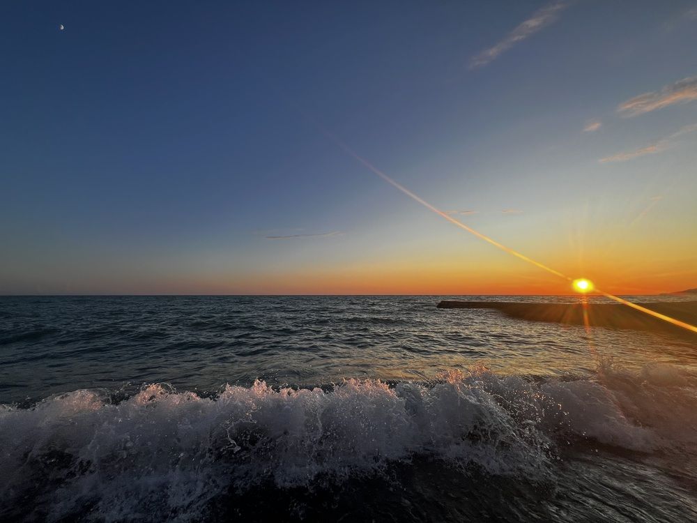 Море волнуется