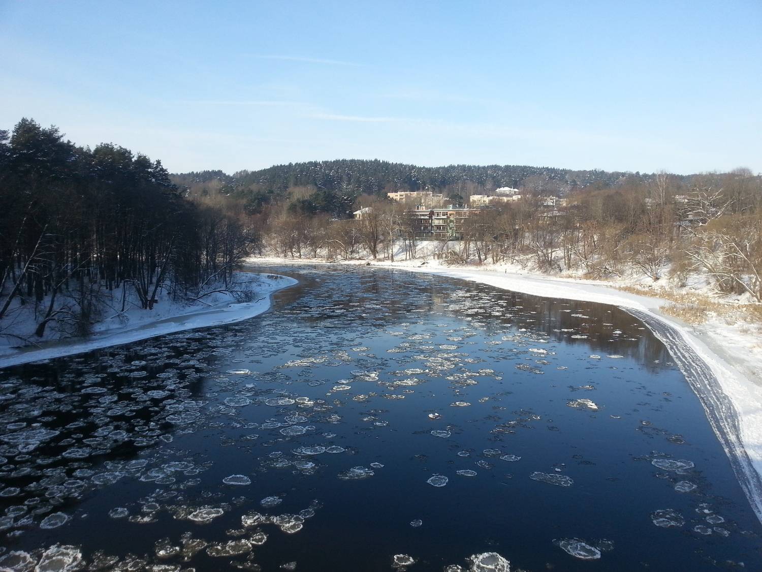 Glaciation on the Neris river near the Vingis park Glaciation on the Neris river near the Vingis park