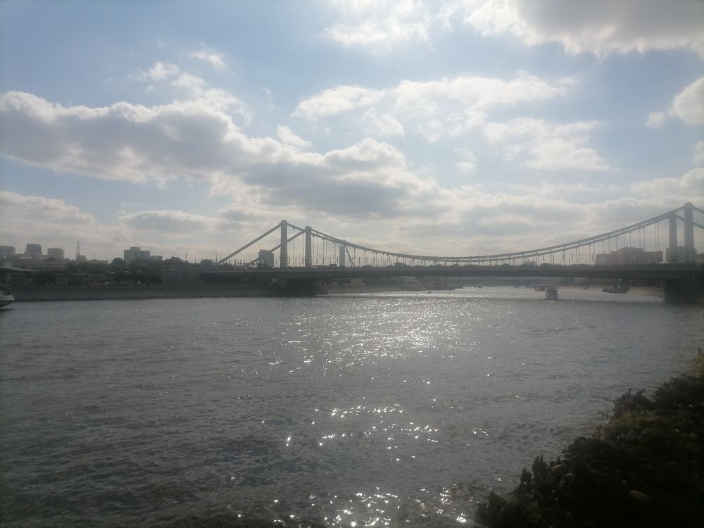 На Крымской набережной. Москва река.