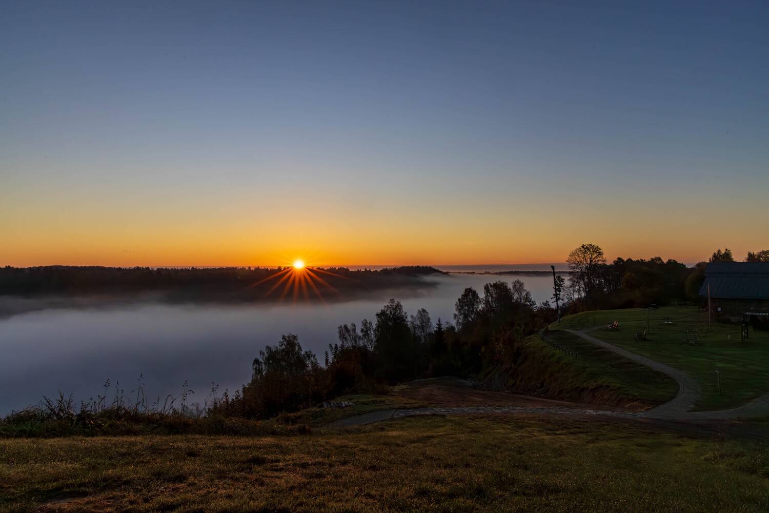 Рассвет в Мальской долине.