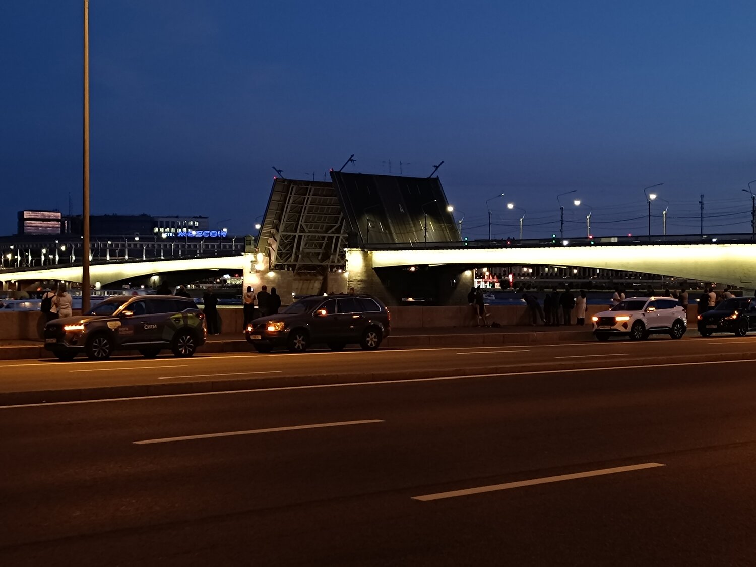 Photo #13334422