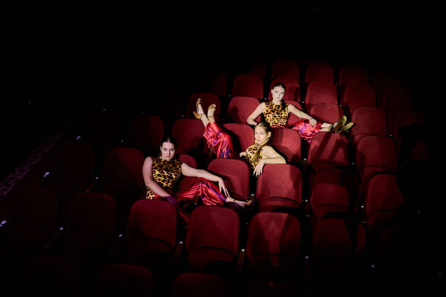 Свет и тень на сцене