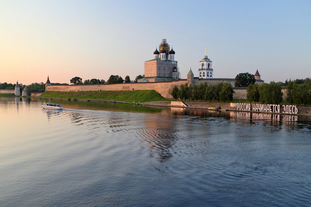Фотография автора Александр Челмодеев