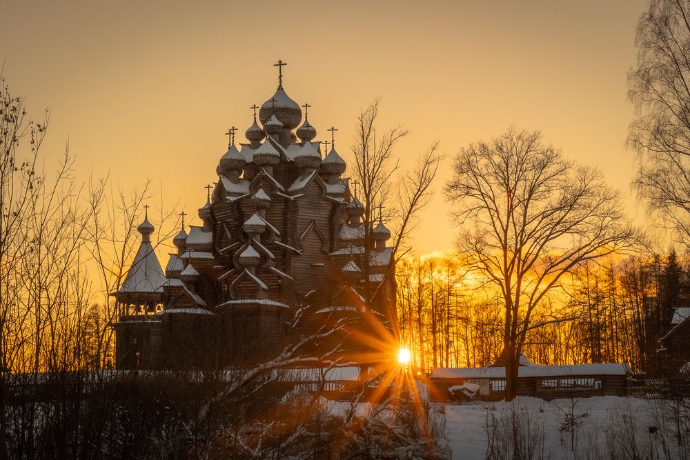 Деревянное многоглавие.