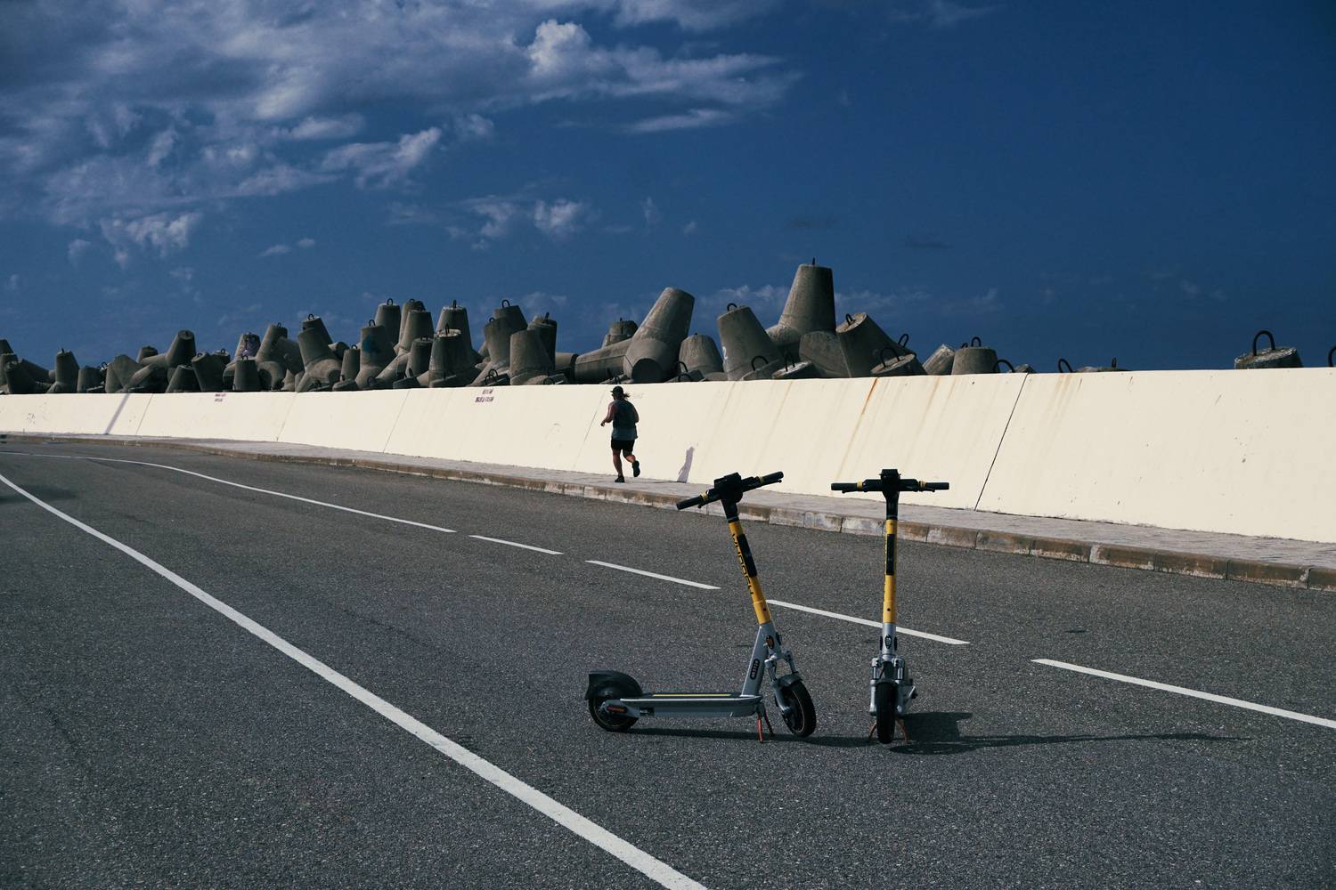 (море за забором)