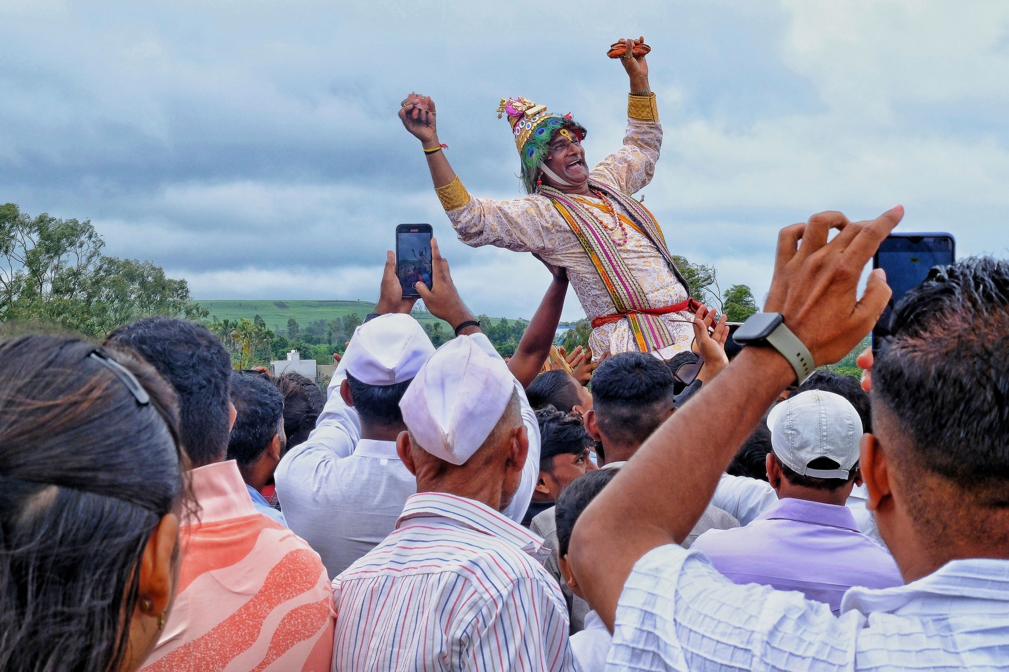 Devotees in the Waari Festival