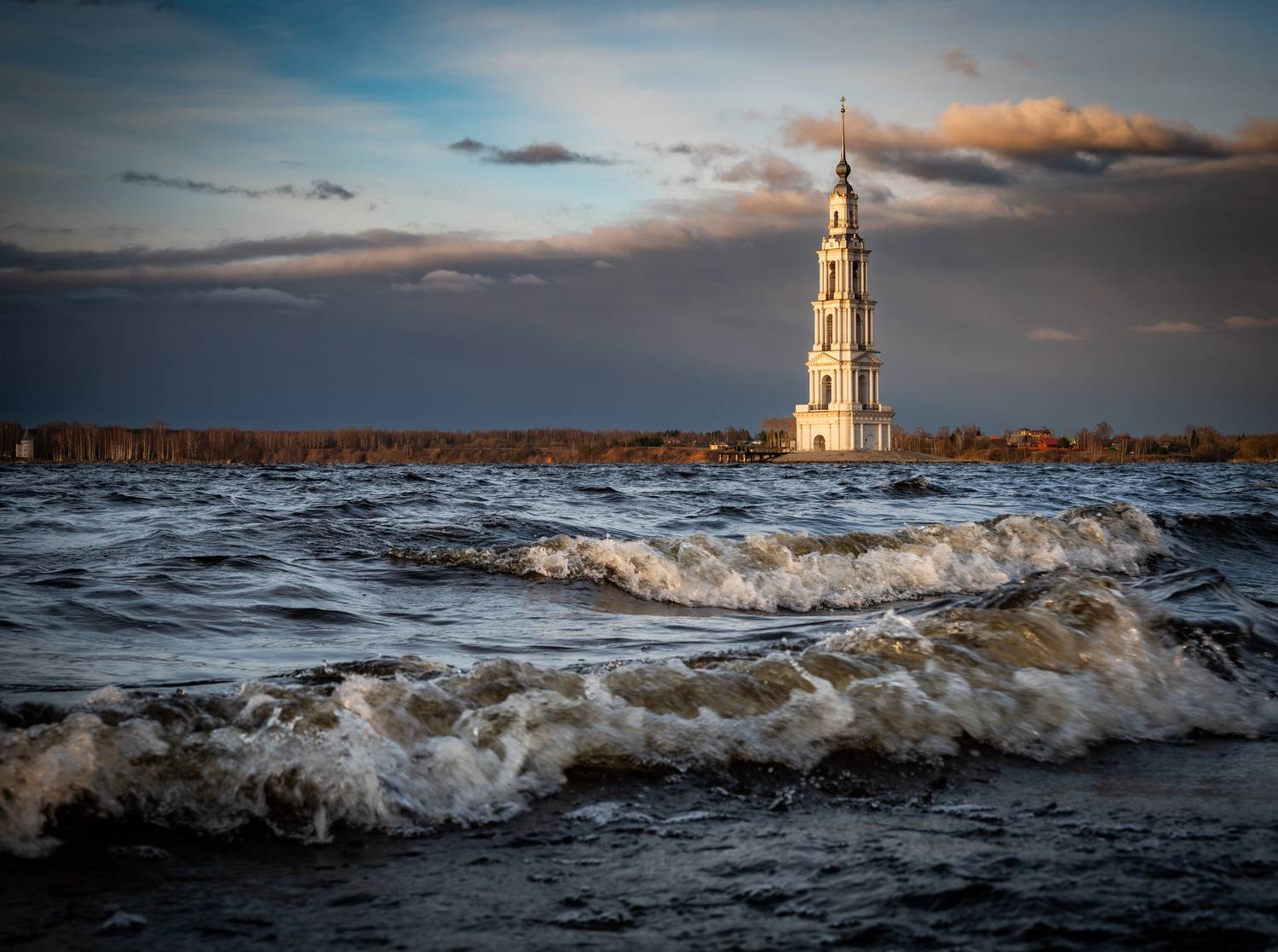 Шторм на Волге