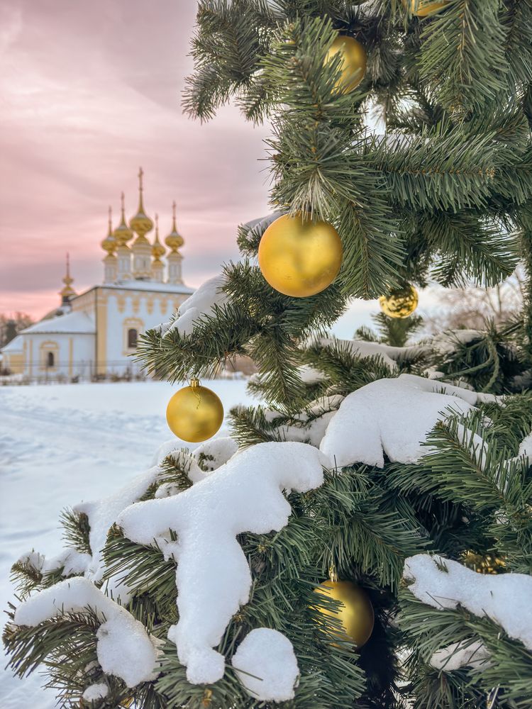 Золотые огни в зимнем Суздале