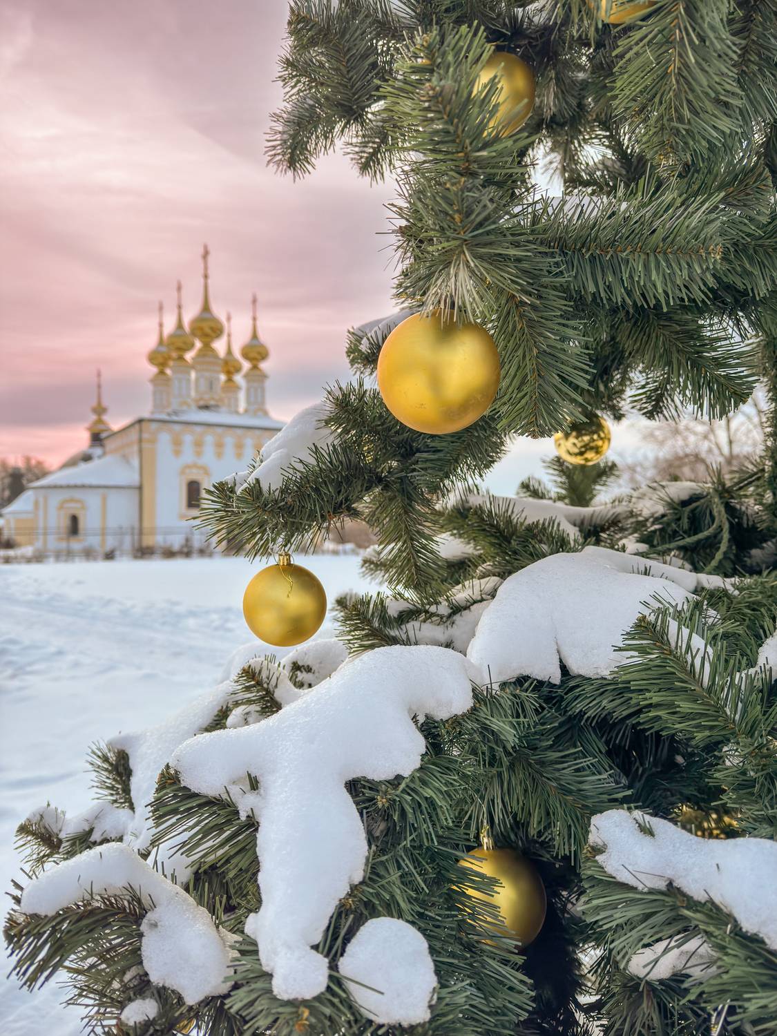 Золотые огни в зимнем Суздале