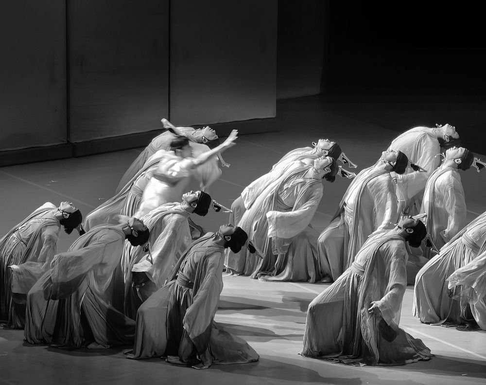 Пластический спектакль