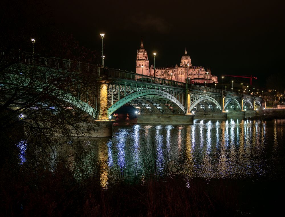 Мост и Кафедральный собор