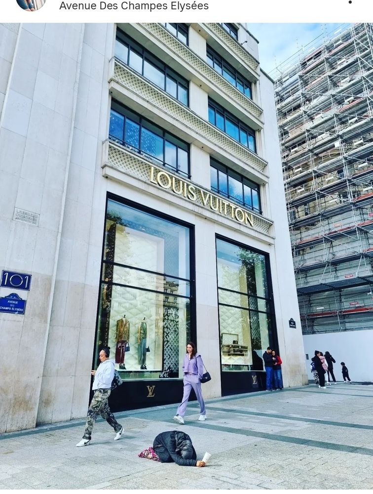 Polaridad en los universos