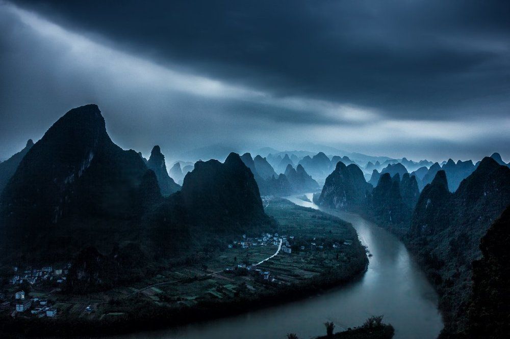 Дождь над рекой