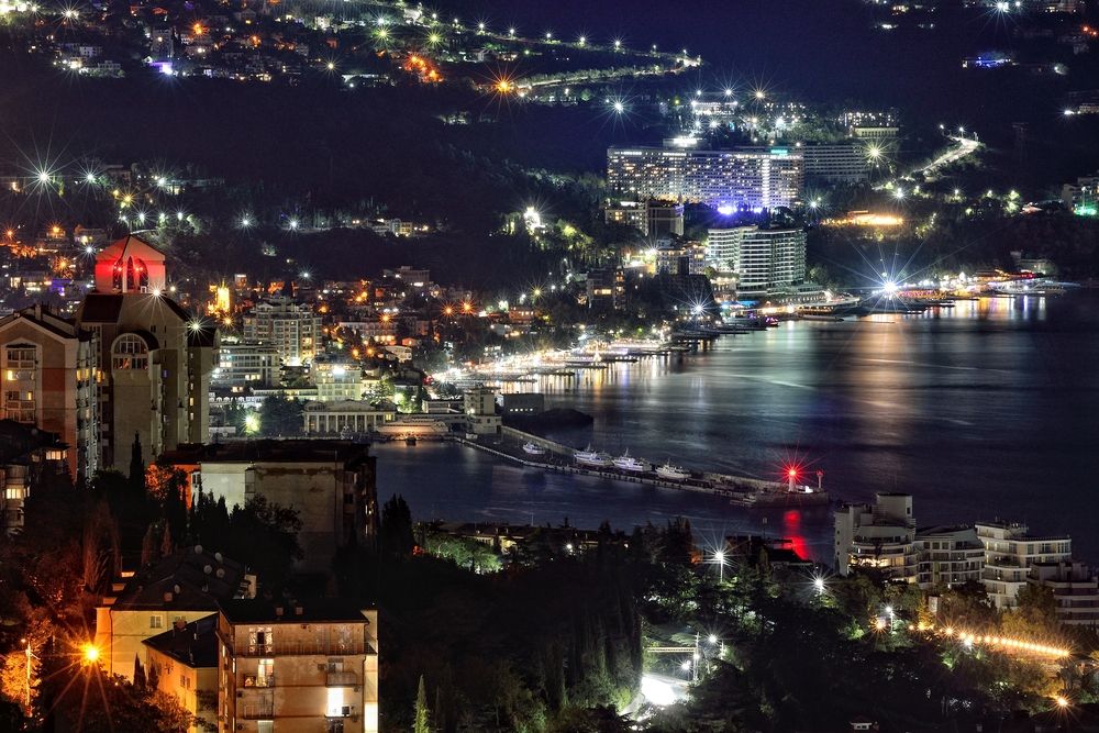 Ночная Ялта.