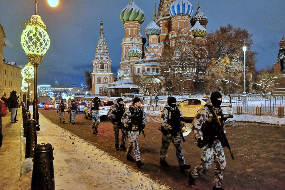 На службе