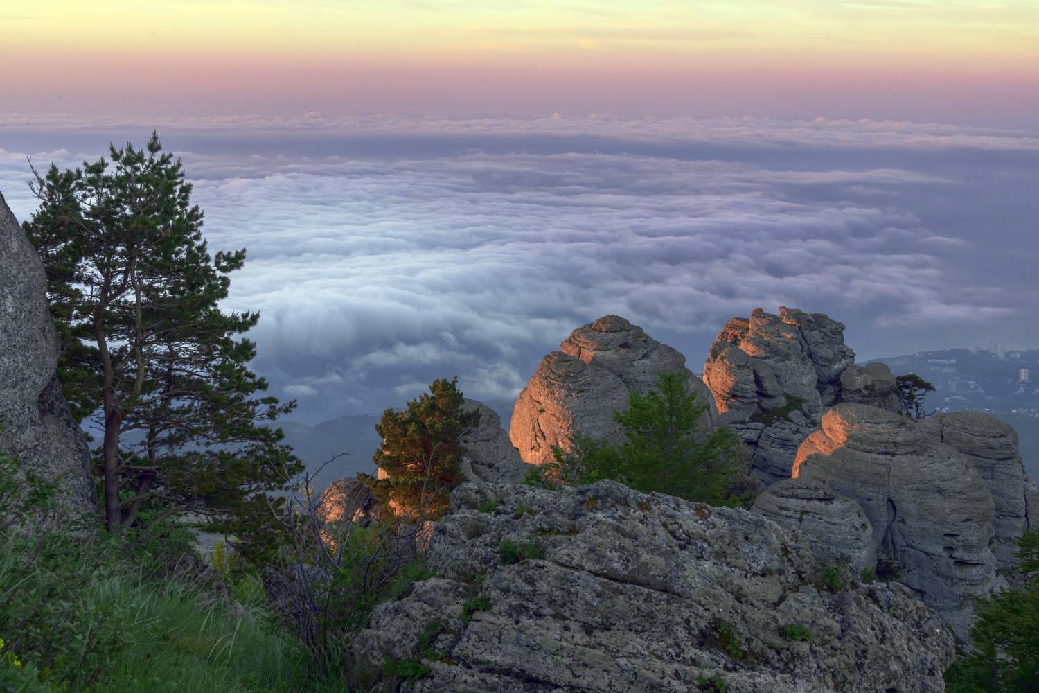 Рассвет на горе Демерджи Рассвет на горе Демерджи