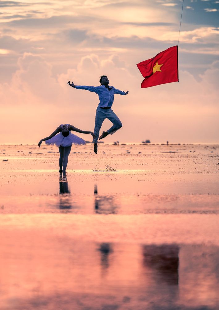 Photograph by Tuấn Nguyễn Tấn