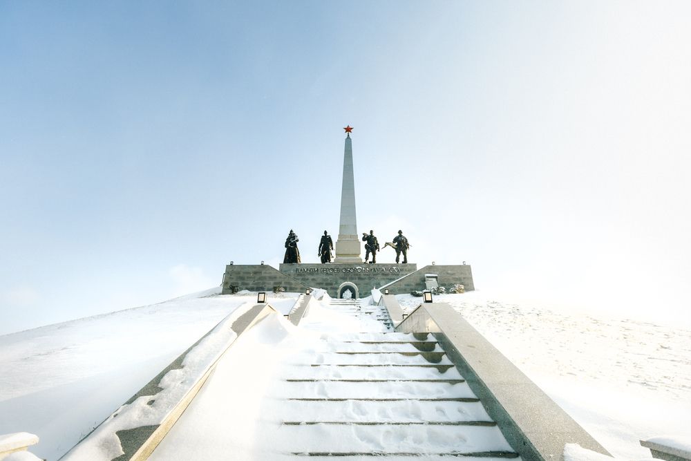 Память поколений ,сквозь зимы и лета .