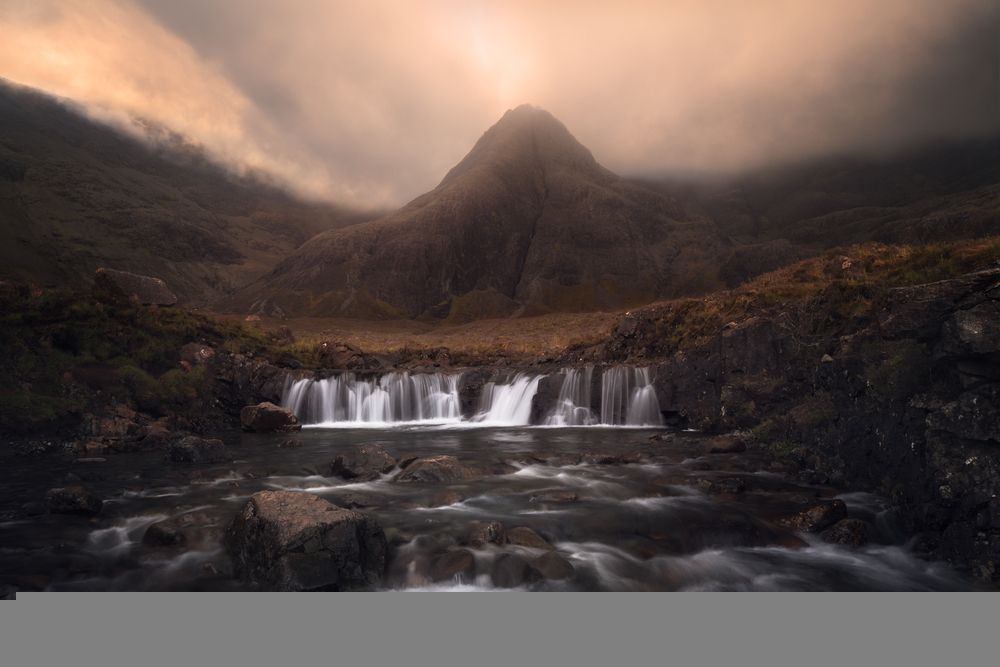 When the mountain holds the sun