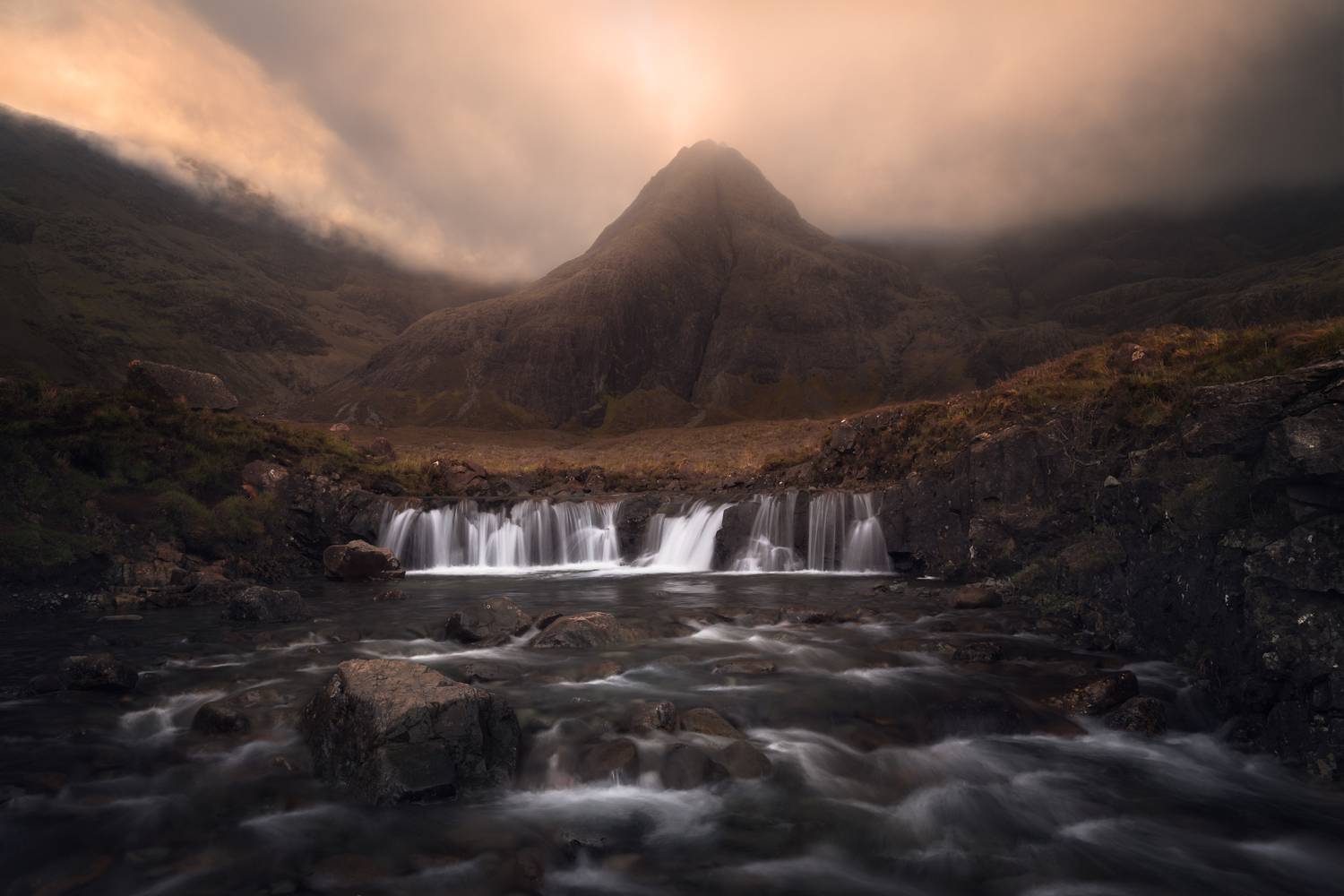 When the mountain holds the sun