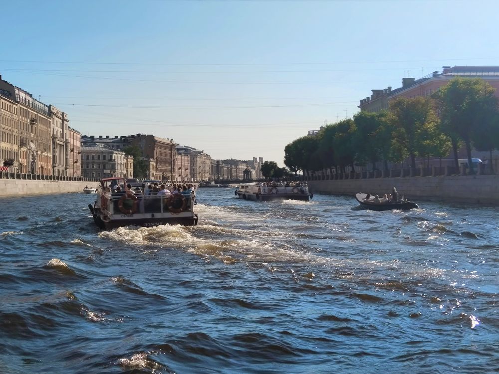 По Фонтанке