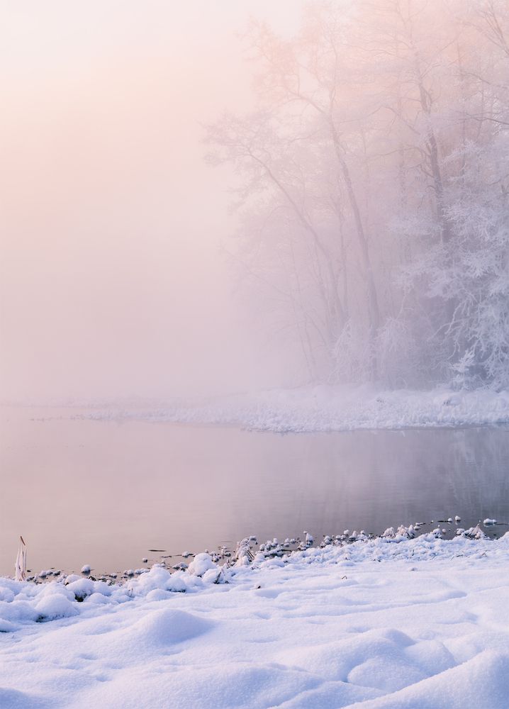 −26°C. Sunrise. Stillness. Frost.