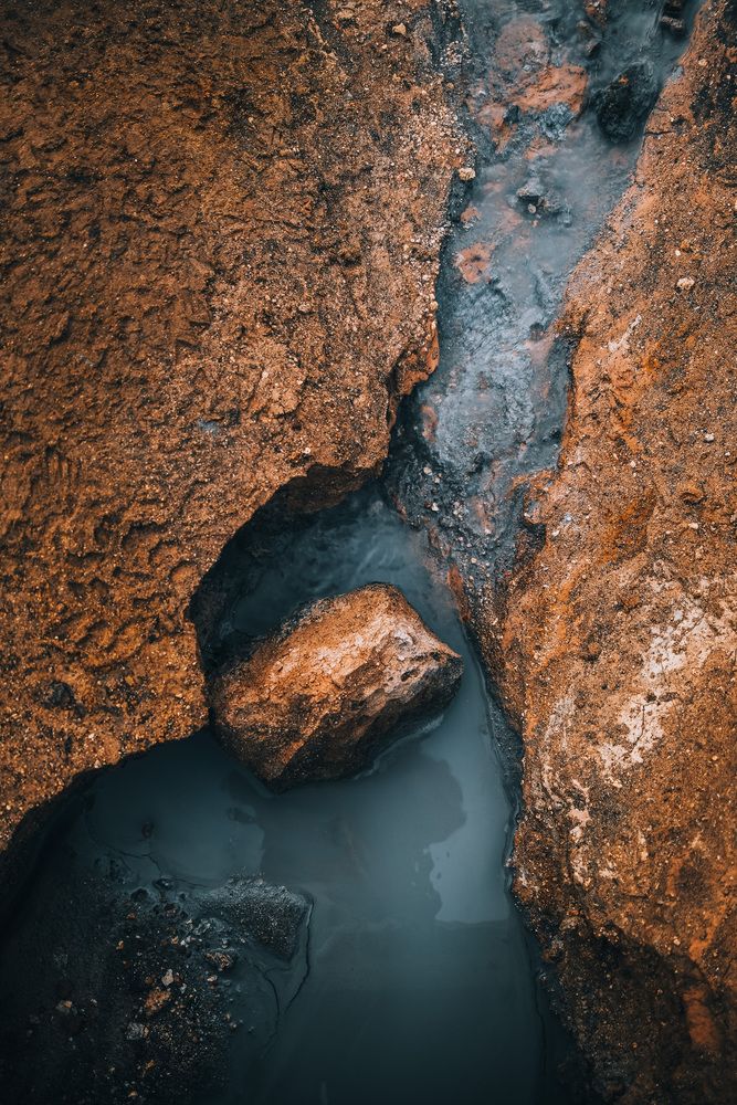 Traces of the Earth