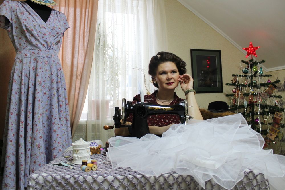 Уютный вечер за шитьем