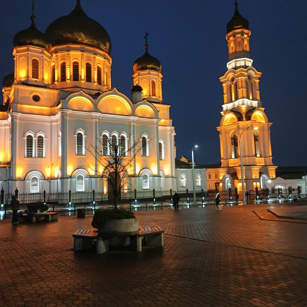 Собор в вечернее время