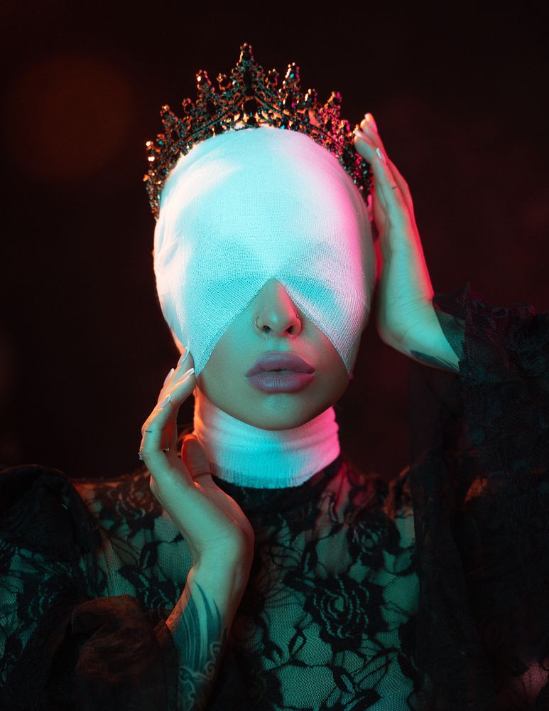The secret of the Royal Gaze