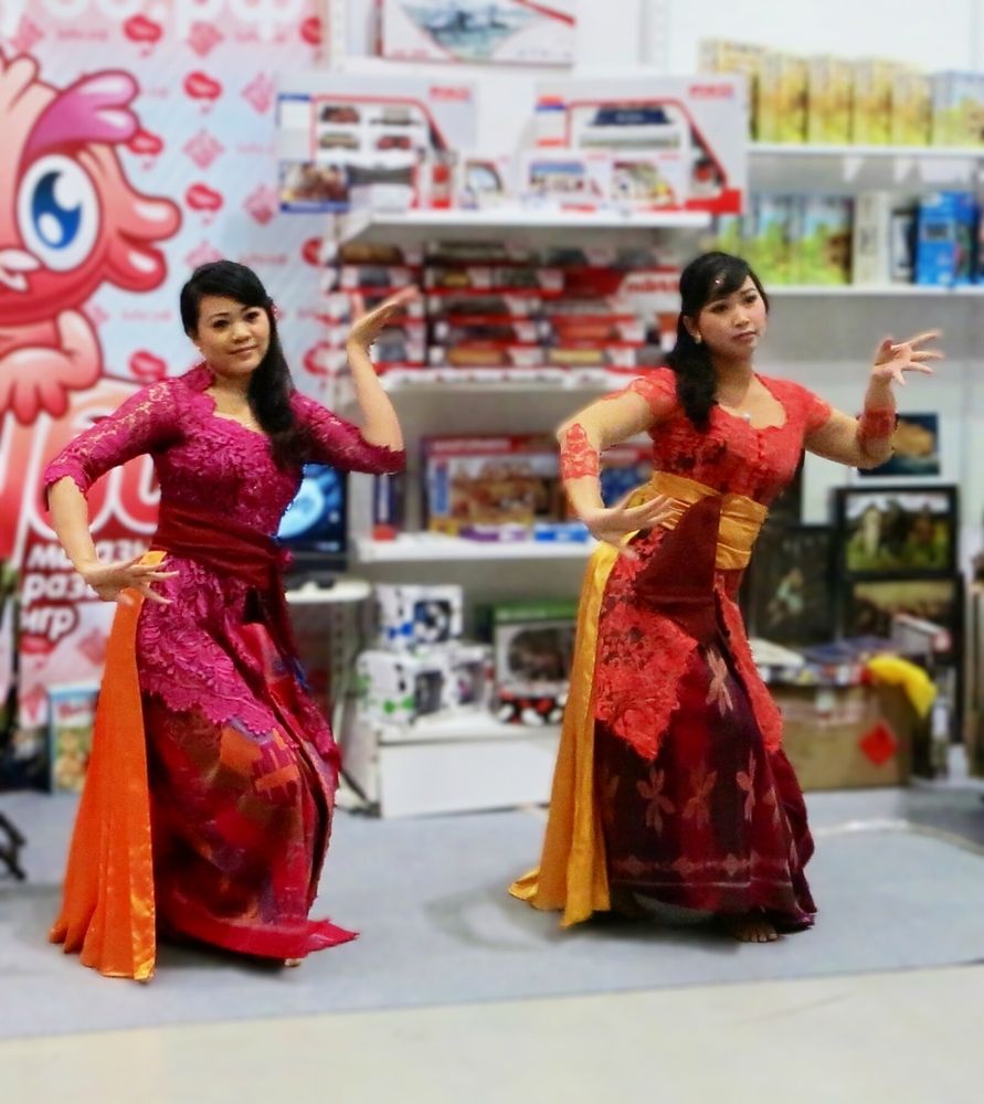 Танцовщицы