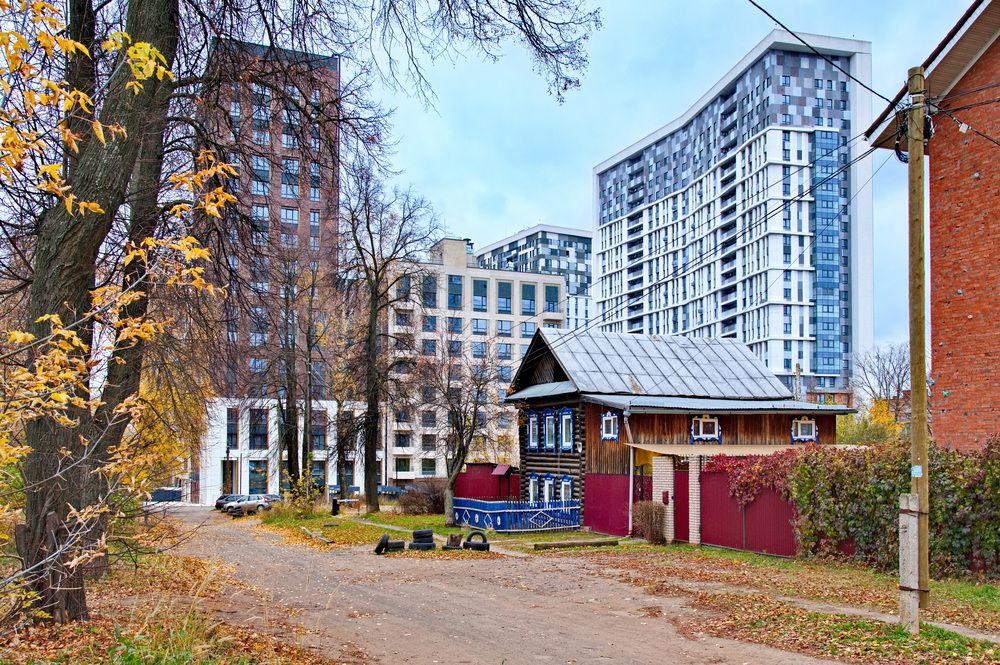 Город наступает