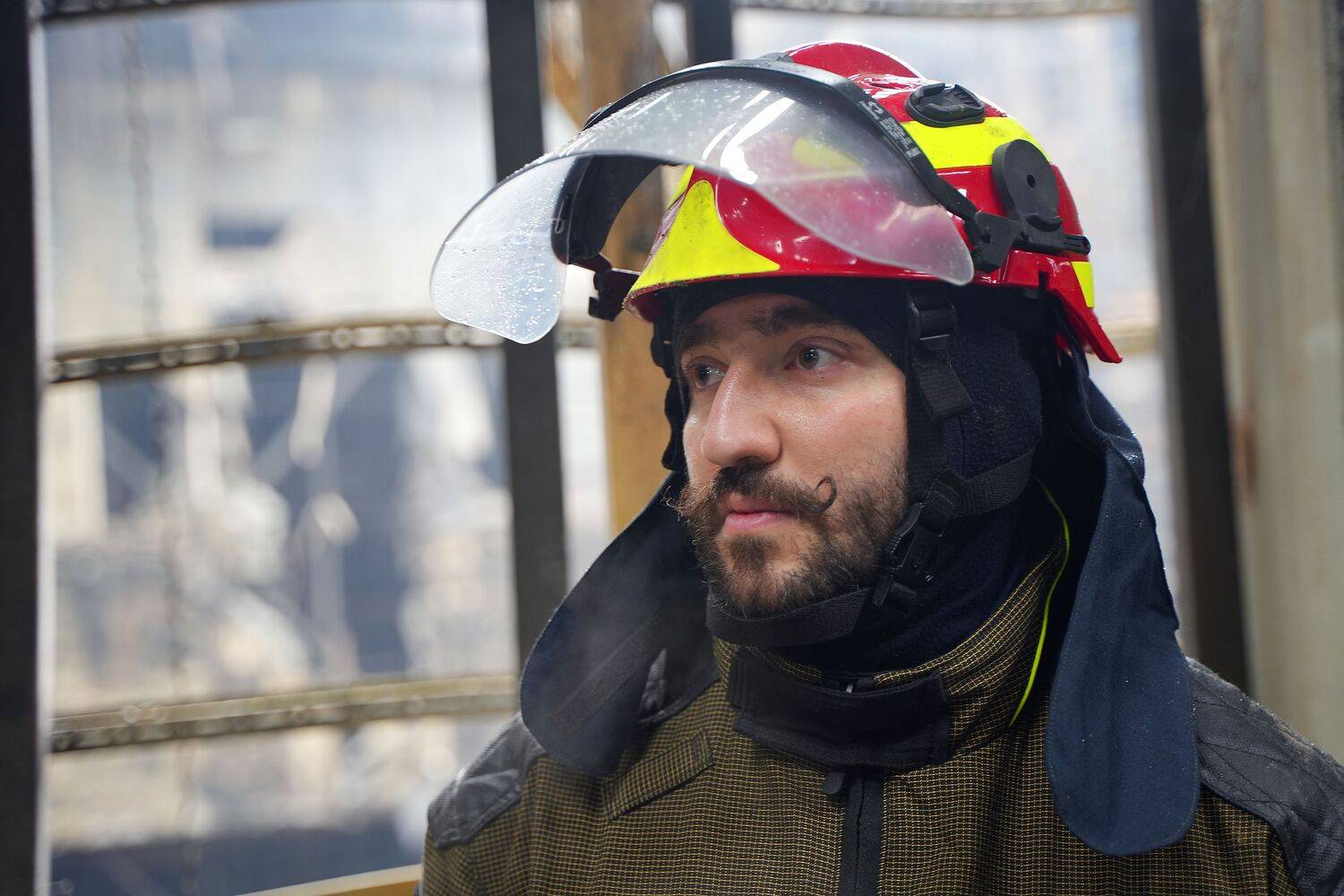 Добровольцы-спасатели ВСКС работают на месте теракта в «Крокусе» Добровольцы-спасатели ВСКС работают на месте теракта в «Крокусе»