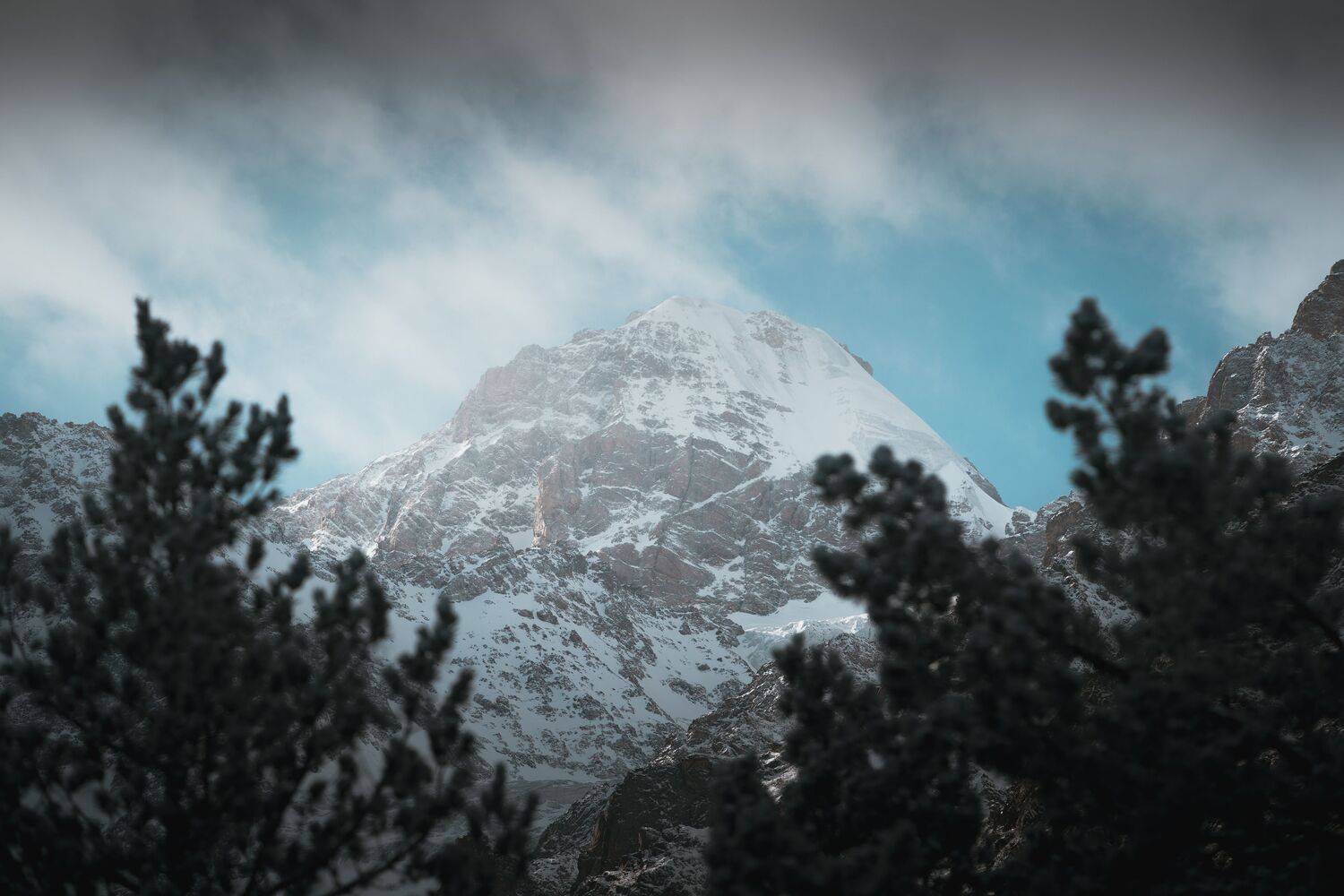 Зимний день в горах